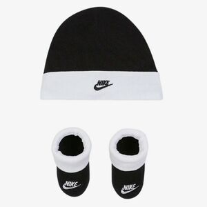 ⭕️Nike baby hat and bootie set